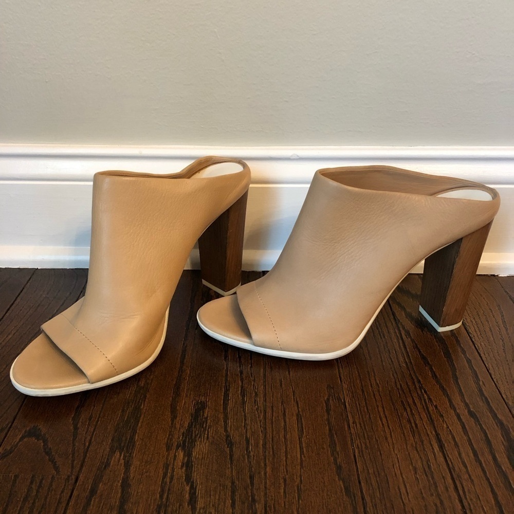*NWOB* Vince. Women’s 10 Allison Leather Peep Toe Mule Heel in Nude - Picture 3 of 14